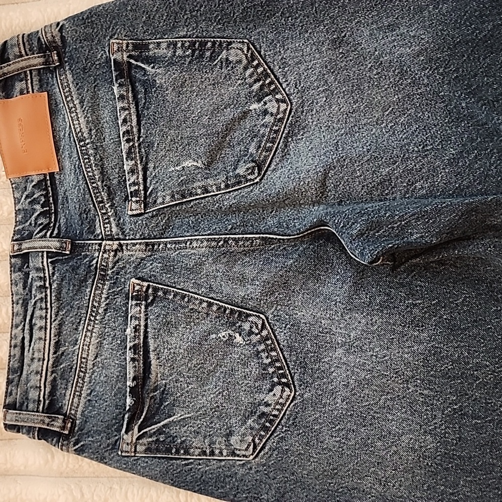Express Relaxed High Rise Jeans - Picture 4 of 4